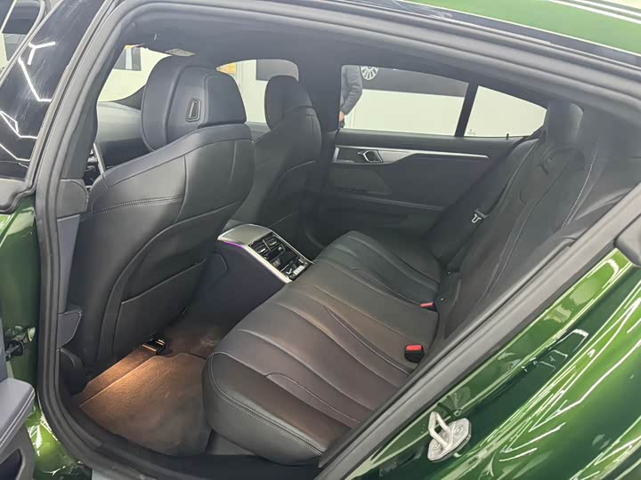 Фото 3 - BMW 8 Series