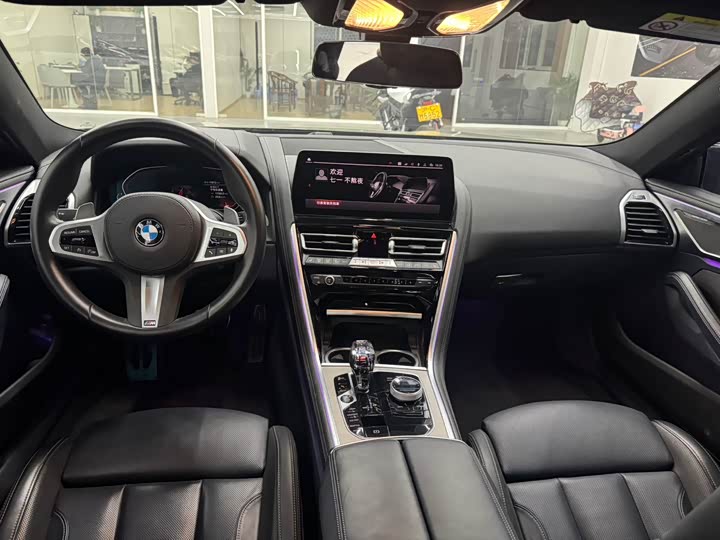 Фото 4 - BMW 8 Series