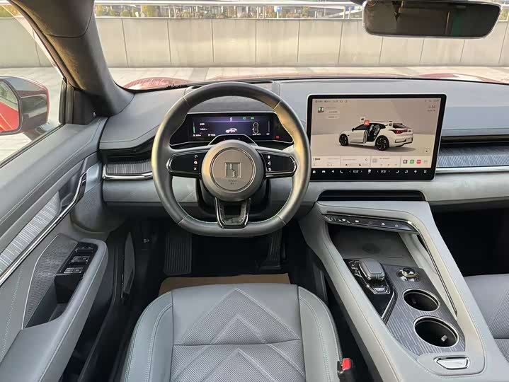 Фото 9 - Zeekr 001