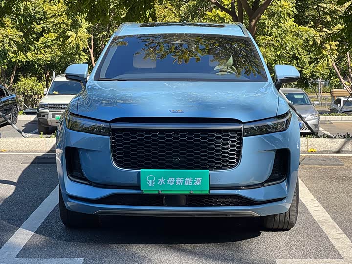 Фото 2 - LiXiang One