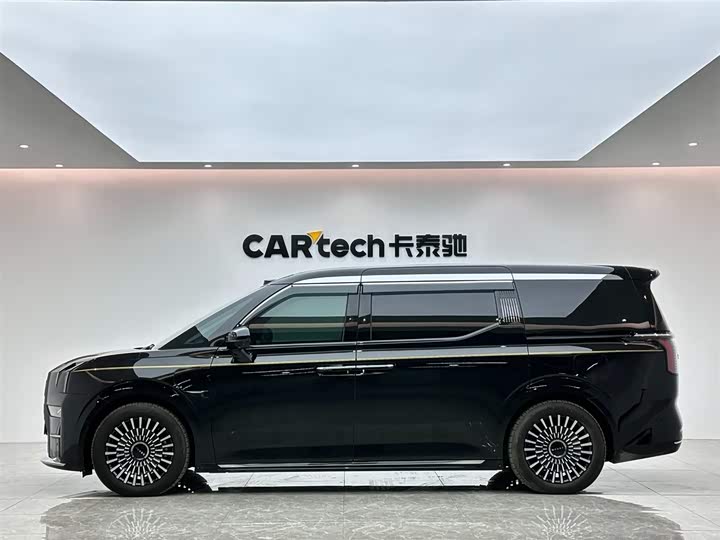 Фото 2 - Zeekr 009