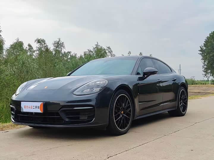 Фото 1 - Porsche Panamera