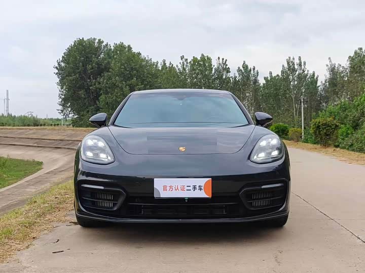 Фото 2 - Porsche Panamera