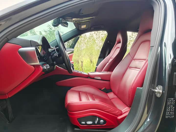 Фото 7 - Porsche Panamera