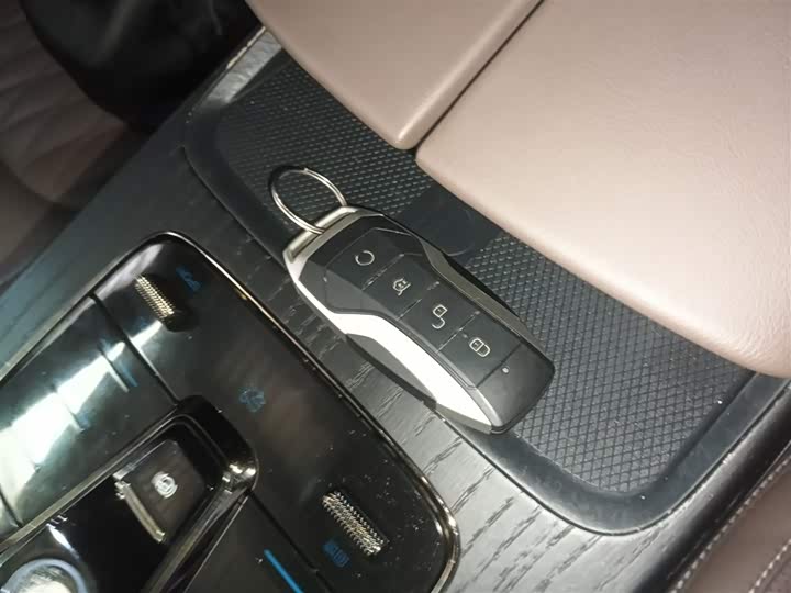 Фото 9 - BYD Han