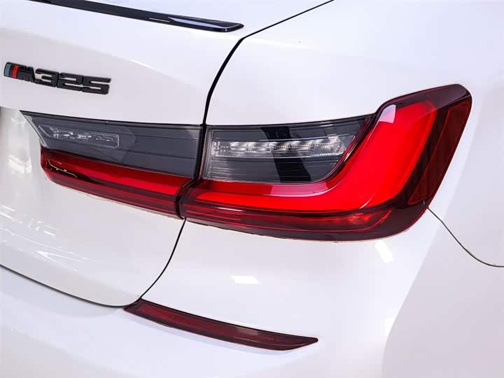 Фото 9 - BMW 3 Series