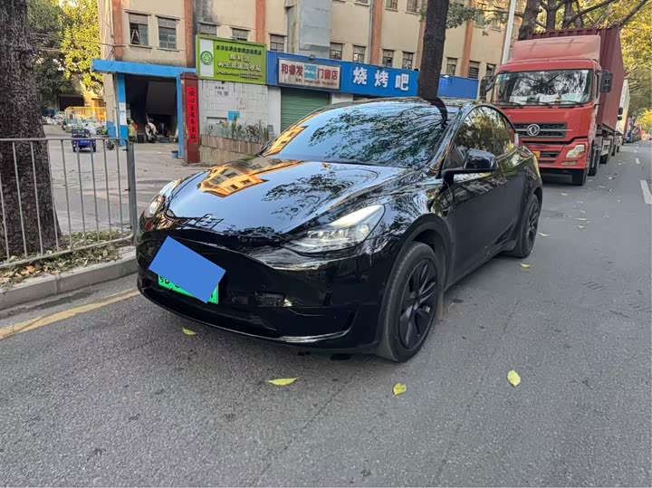 Фото 1 - Tesla Model Y