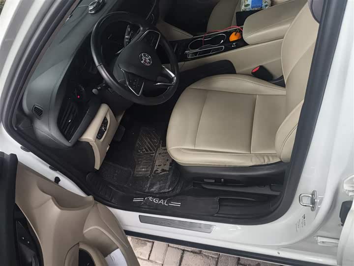 Фото 8 - Buick Regal