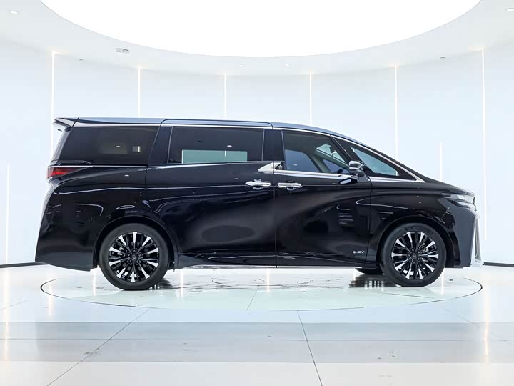 Фото 5 - Toyota Vellfire