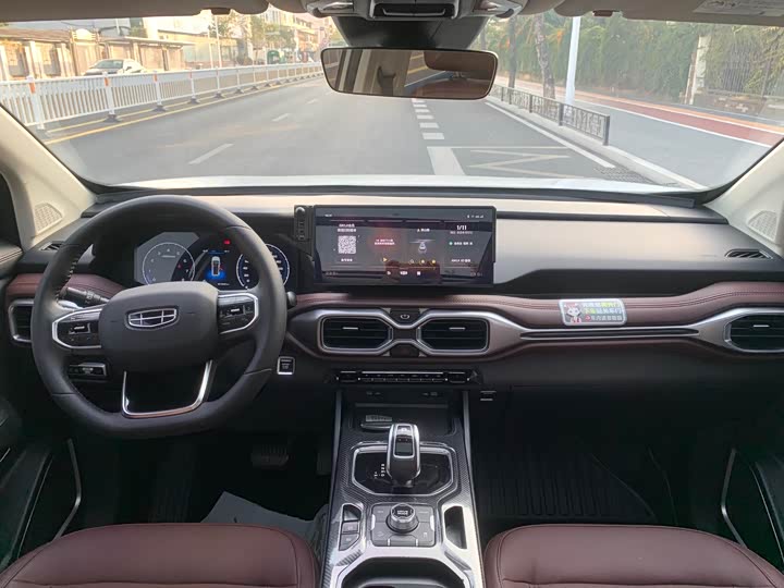 Фото 6 - Geely Okavango