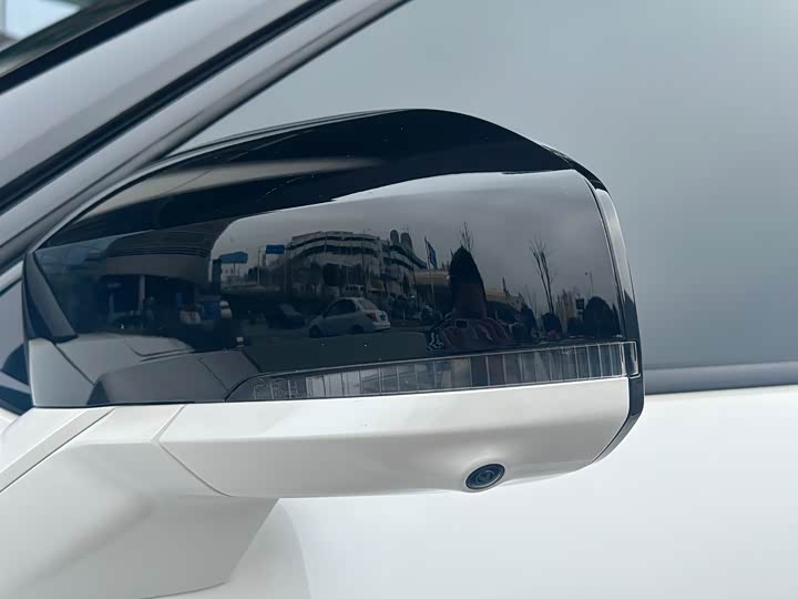 Фото 9 - Ford Edge