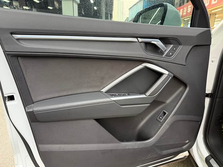 Фото 6 - Audi Q3