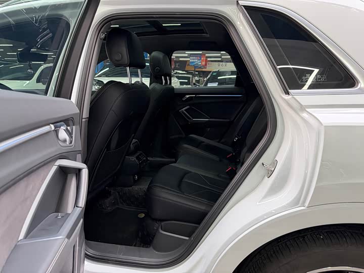 Фото 7 - Audi Q3