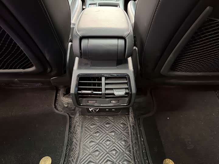 Фото 9 - Audi Q3