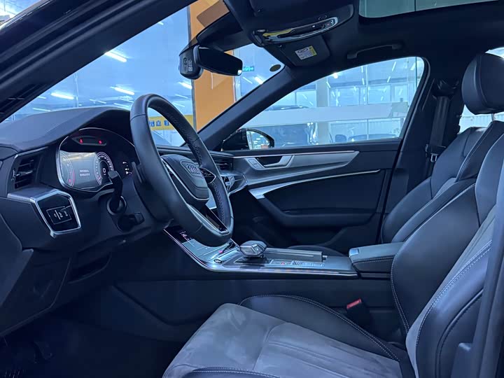 Фото 4 - Audi A6L