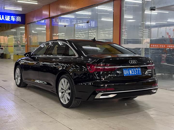 Фото 7 - Audi A6L