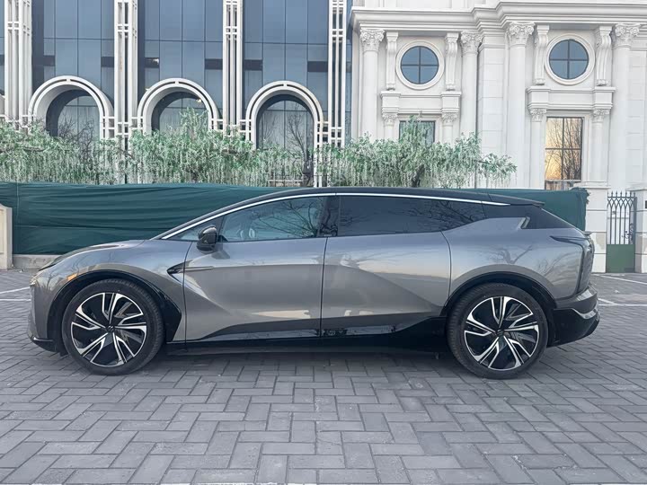 Фото 7 - HiPhi X