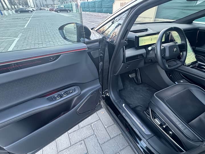 Фото 9 - HiPhi X