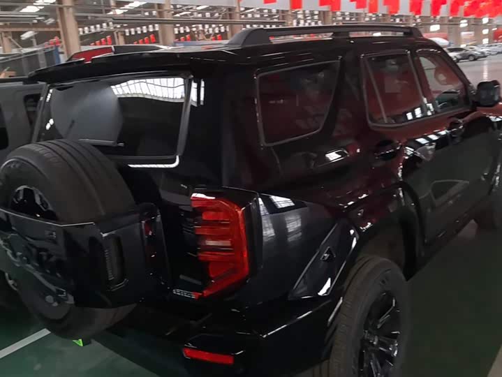 Фото 3 - Tank 400 Hybrid