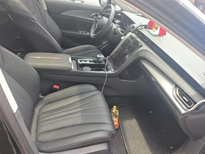 Фото 8 - Hongqi H5