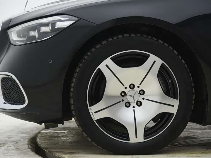 Фото 4 - Mercedes-Benz Maybach S-Class