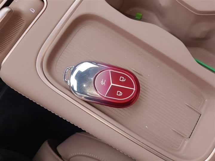 Фото 9 - Nio EC6