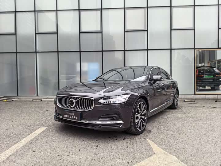 Фото 1 - Volvo S90