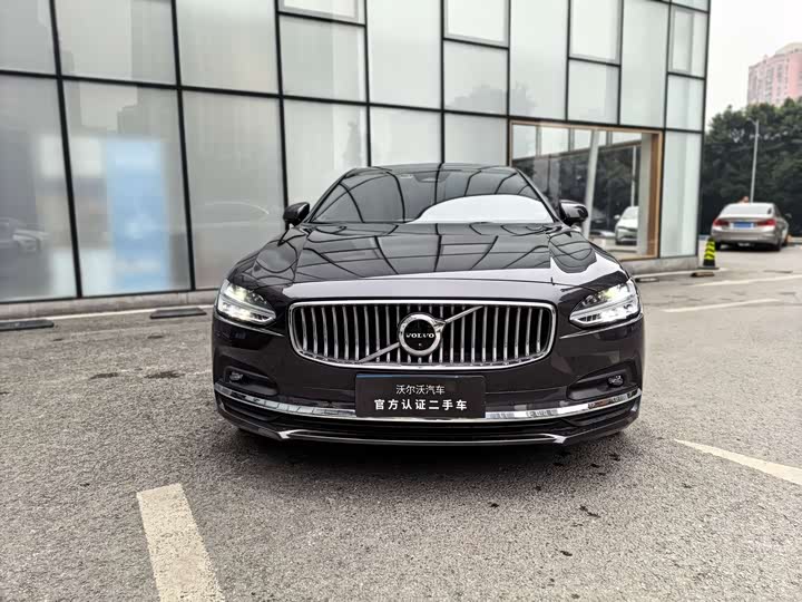 Фото 2 - Volvo S90