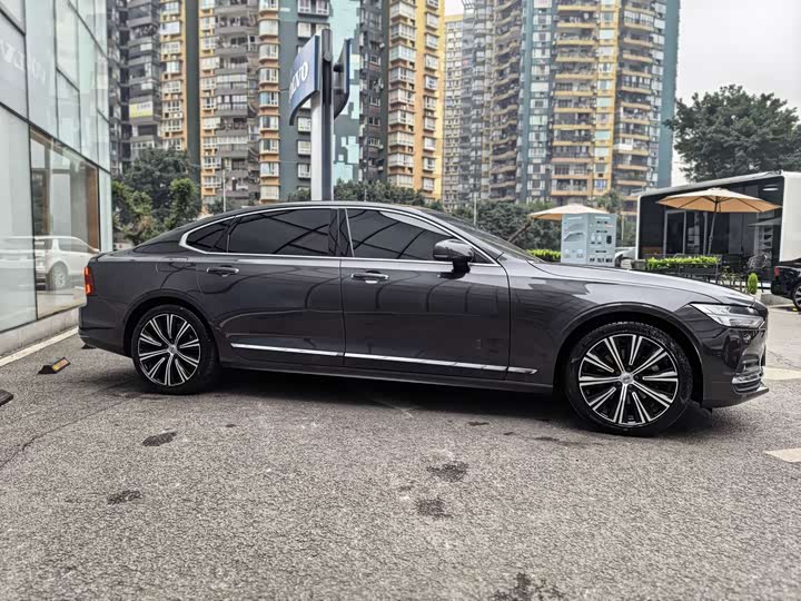 Фото 4 - Volvo S90