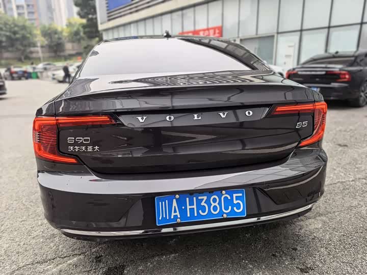 Фото 5 - Volvo S90