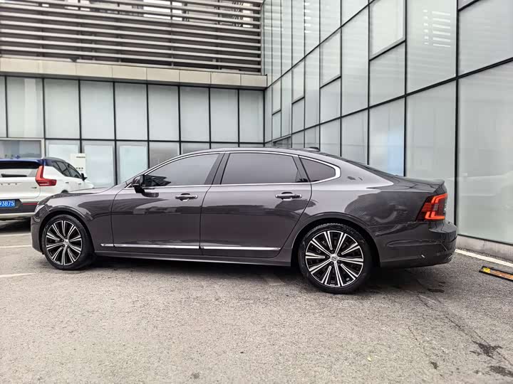 Фото 7 - Volvo S90