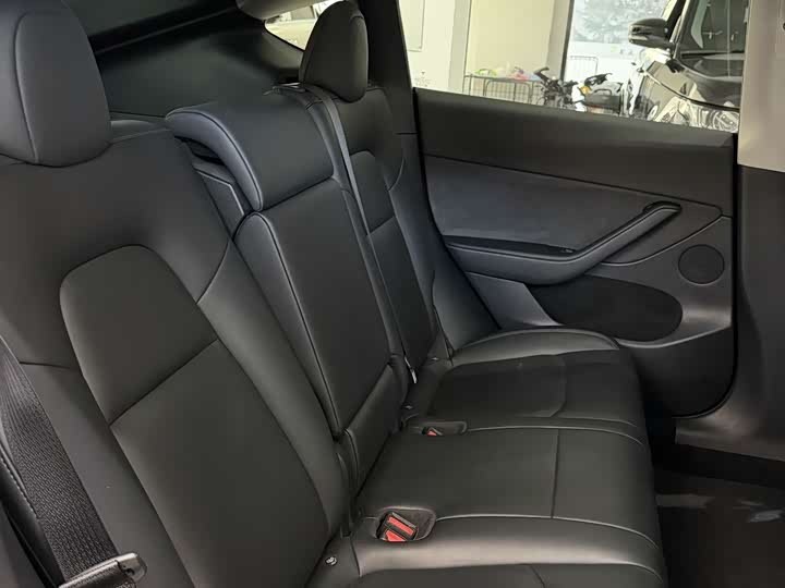 Фото 9 - Tesla Model Y