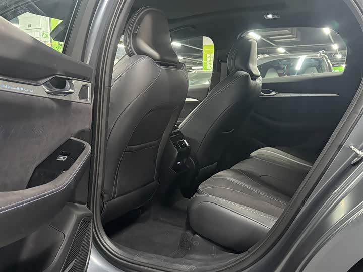 Фото 6 - Geely Preface