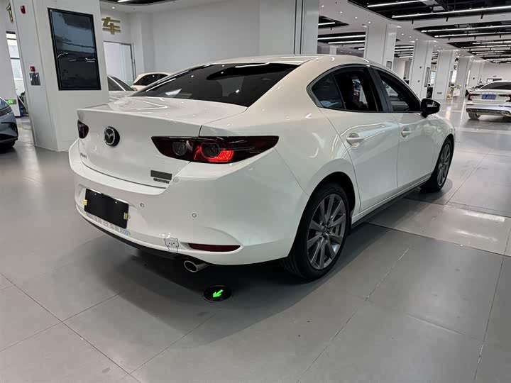 Фото 9 - Mazda 3 (Axela)