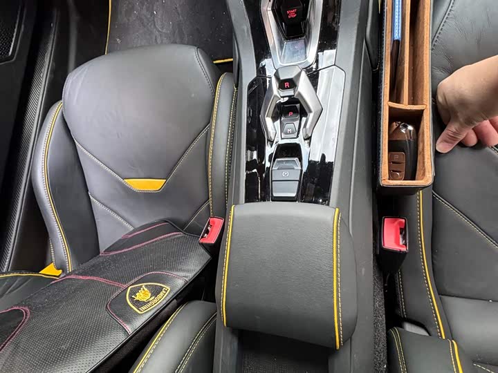 Фото 9 - Lamborghini Huracán