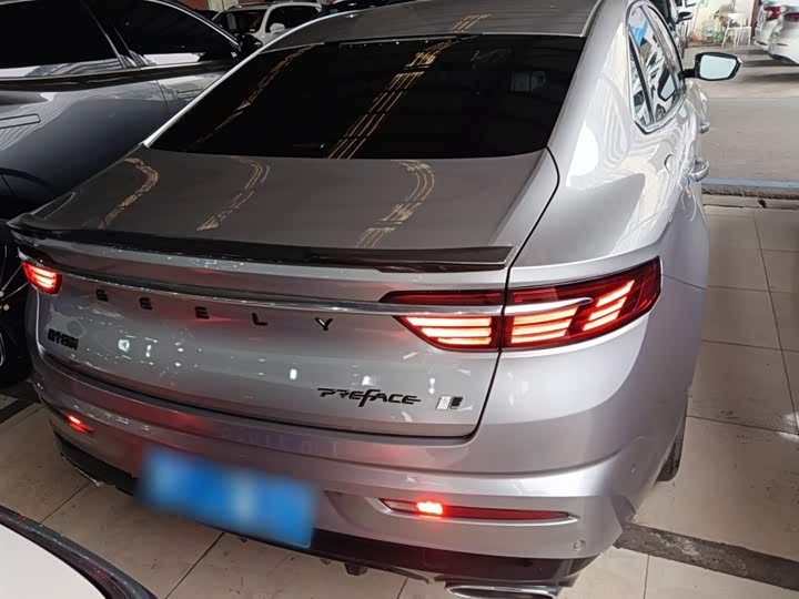 Фото 6 - Geely Preface