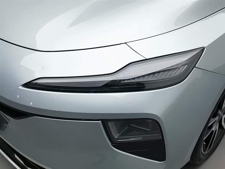 Фото 7 - Roewe D6