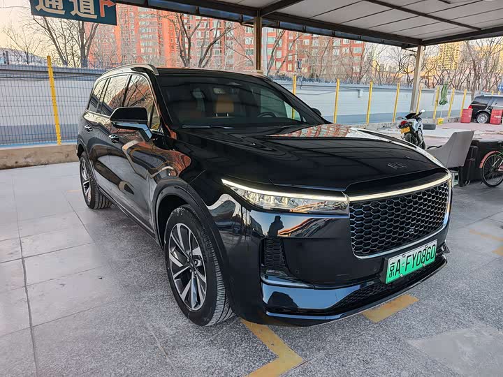 Фото 3 - LiXiang One