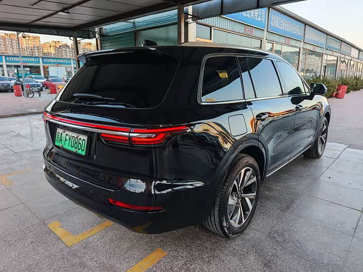 Фото 4 - LiXiang One