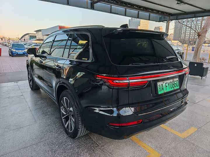 Фото 6 - LiXiang One