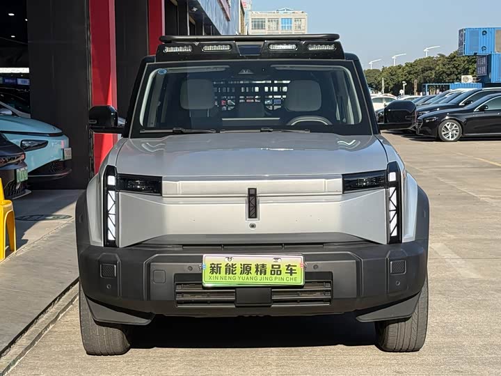 Фото 2 - Chery iCar 03