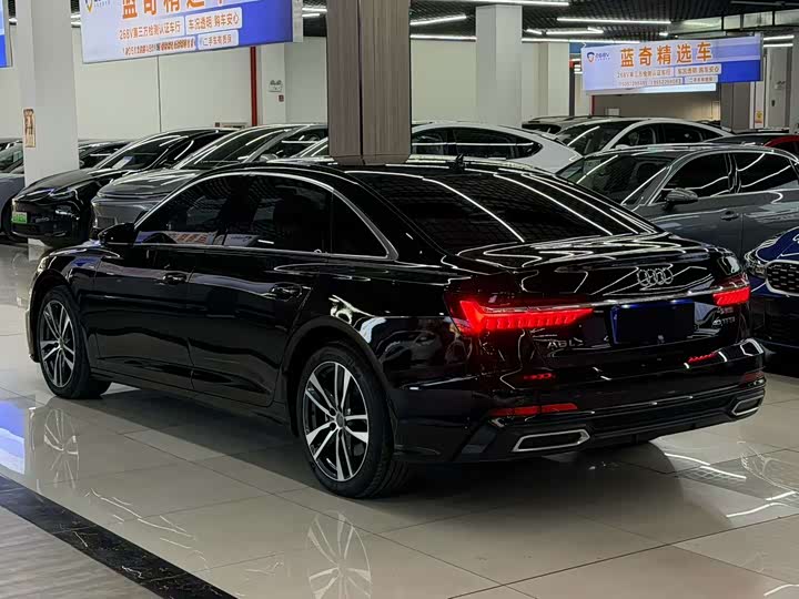 Фото 4 - Audi A6L