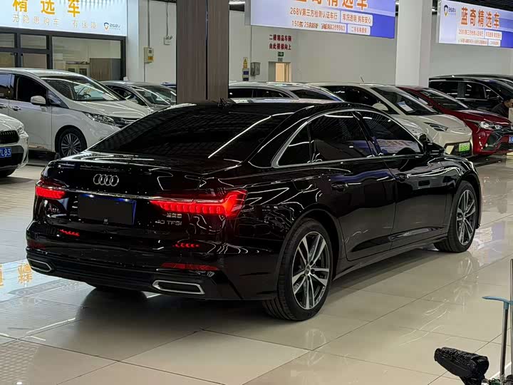 Фото 6 - Audi A6L