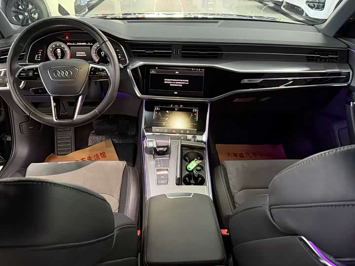 Фото 9 - Audi A6L