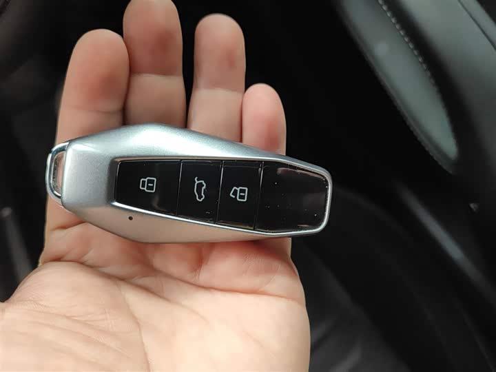 Фото 9 - Chery iCar 03T