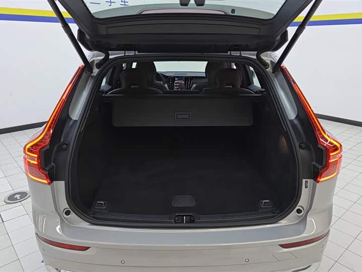 Фото 4 - Volvo XC60