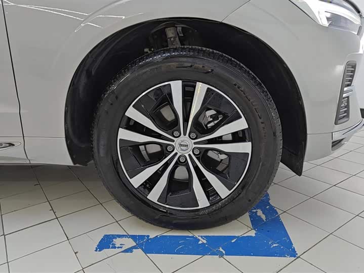 Фото 6 - Volvo XC60