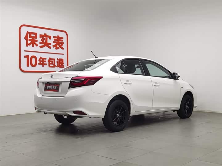 Фото 2 - Toyota Vios