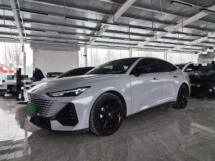 Фото 2 - Changan UNI-V