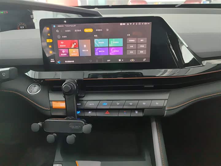 Фото 6 - Changan UNI-V